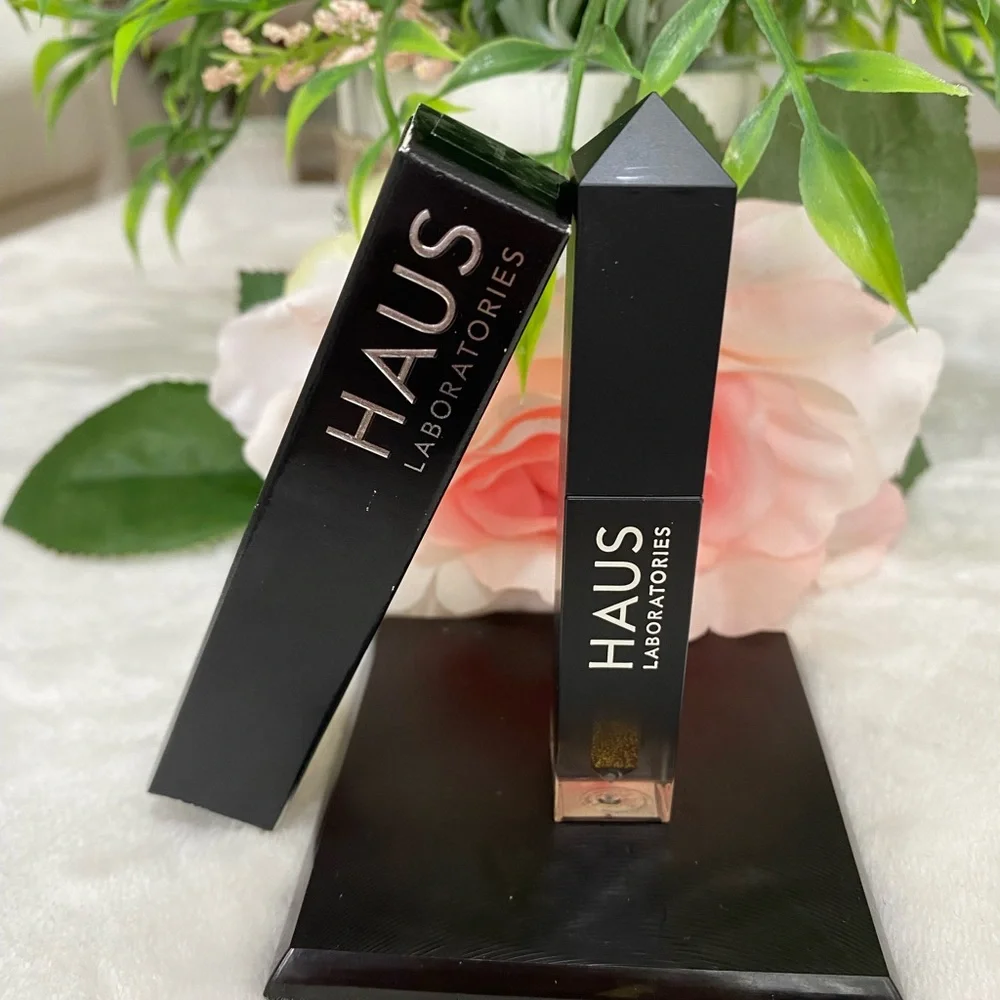 HAUS LABORATORIES by Lady Gaga: GLAM ATTACK LIQUID EYESHADOW, LEGEND